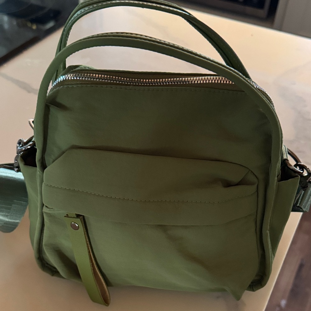 Compact Olive Green Crossbody Bag with Front Pocket